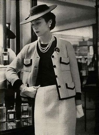 chanel 1998 spring collection|1950 chanel powersuit.